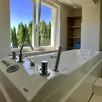 *** Nat Hotel 3*