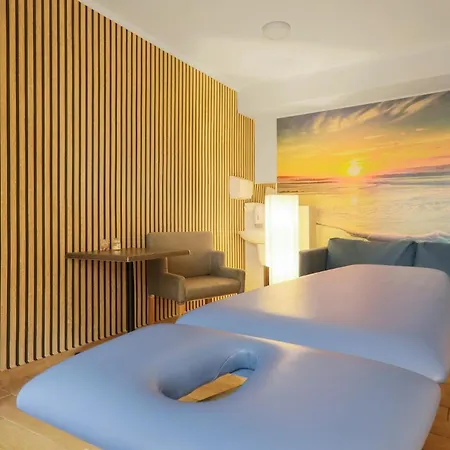 Hotel *** Nat