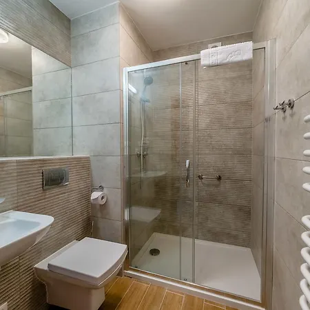 *** Nat Hotel 3*